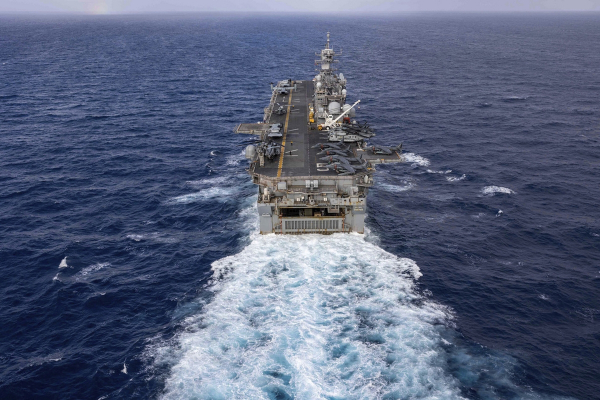 Πεντάγωνο: Αμερικανικό πολεμικό πλοίο δέχτηκε επίθεση στην Ερυθρά Θάλασσα