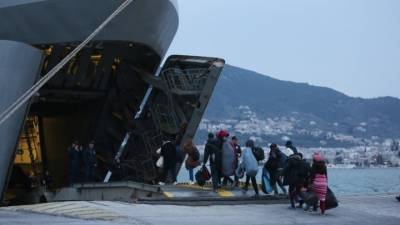 Μυτιλήνη: Αναχώρησε το αρματαγωγό «ΡΟΔΟΣ» με 450 πρόσφυγες-μετανάστες