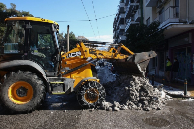 Κακοκαιρία Φίλιππος: Κλειστοί δρόμοι στην Αττική - Χιονίζει στην Πάρνηθα