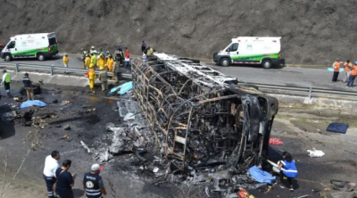 Μεξικό: 18 νεκροί από σύγκρουση τουριστικού λεωφορείου με βυτιοφόρο