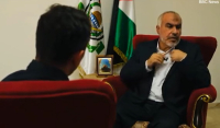 Στέλεχος της Χαμάς πετάει το μικρόφωνο και αποχωρεί από συνέντευξη στο BBC