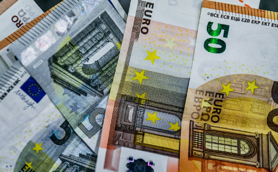 Νέα πληρωμή σήμερα για το επίδομα 300 ευρώ ΟΑΕΔ - Τι ώρα θα μπουν