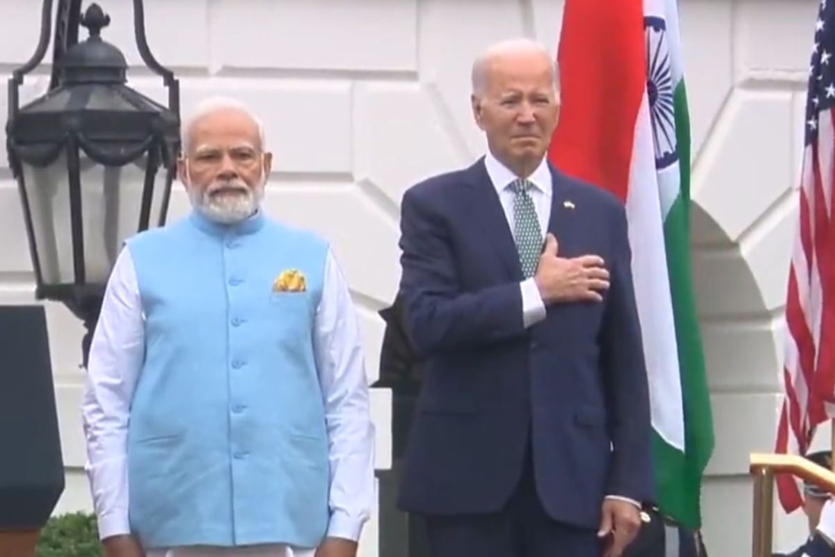 Ο Μπάιντεν «ξαναχτύπησε»: Μπέρδεψε τον εθνικό ύμνο της Ινδίας με αυτόν των ΗΠΑ