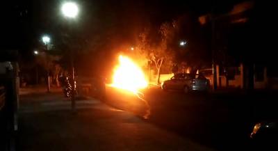 Αγία Βαρβάρα: Έκρηξη σε αυτοκίνητο εκδότη (video)