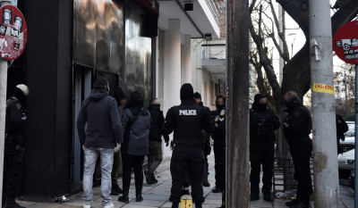 Θεσσαλονίκη: Δύο συλλήψεις σε συνδέσμους οπαδών - Κατασχέθηκαν μαχαίρια, λοστοί, σιδερογροθιές