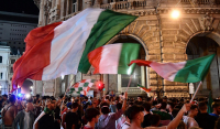 Euro 2020: Μαγαζιά στην Γλασκώβη «στολίστηκαν» με Ιταλικές σημαίες