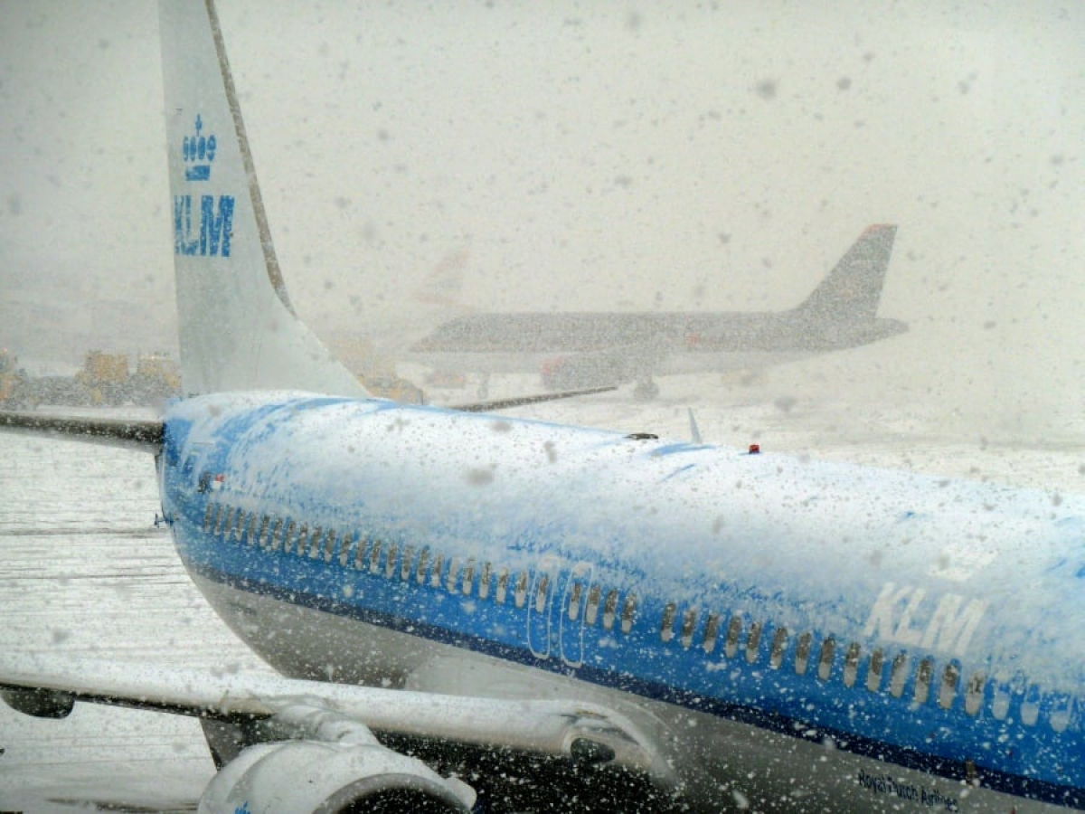 Άμστερνταμ: Δεκάδες πτήσεις από και προς το αεροδρόμιο Σίπχολ ματαιώθηκαν λόγω χιονόπτωσης