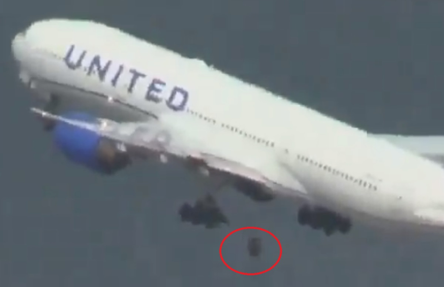Boeing 777 χάνει τροχό την ώρα της απογείωσης - Τρομακτικό βίντεο