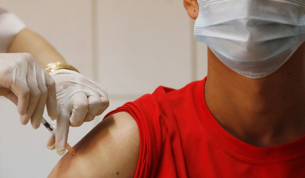 Κορονοϊός: Αναμένεται απόψε η έγκριση του FDA για τον εμβολιασμό παιδιών 5-11 ετών
