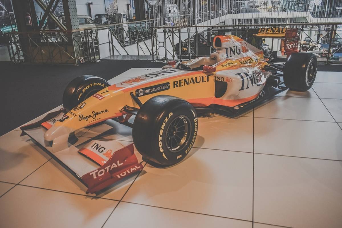 Renault: Καταργεί 15.000 θέσεις εργασίας - Παραμένει στην F1
