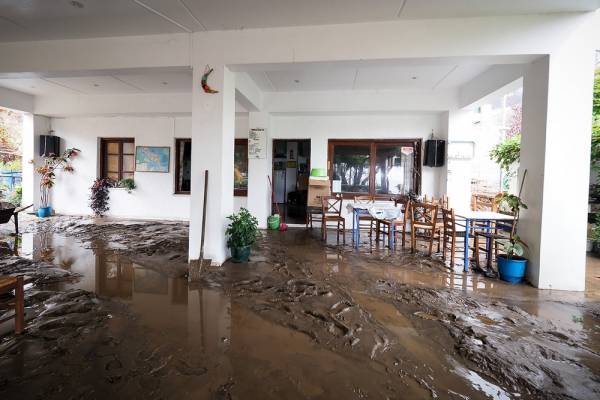 Κύμα ακρίβειας και φυσικές καταστροφές «καταπίνουν» τα νέα μέτρα στήριξης