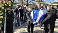 Κάρολος Παπούλιας: Το τελευταίο «αντίο» στο Νησί των Ιωαννίνων