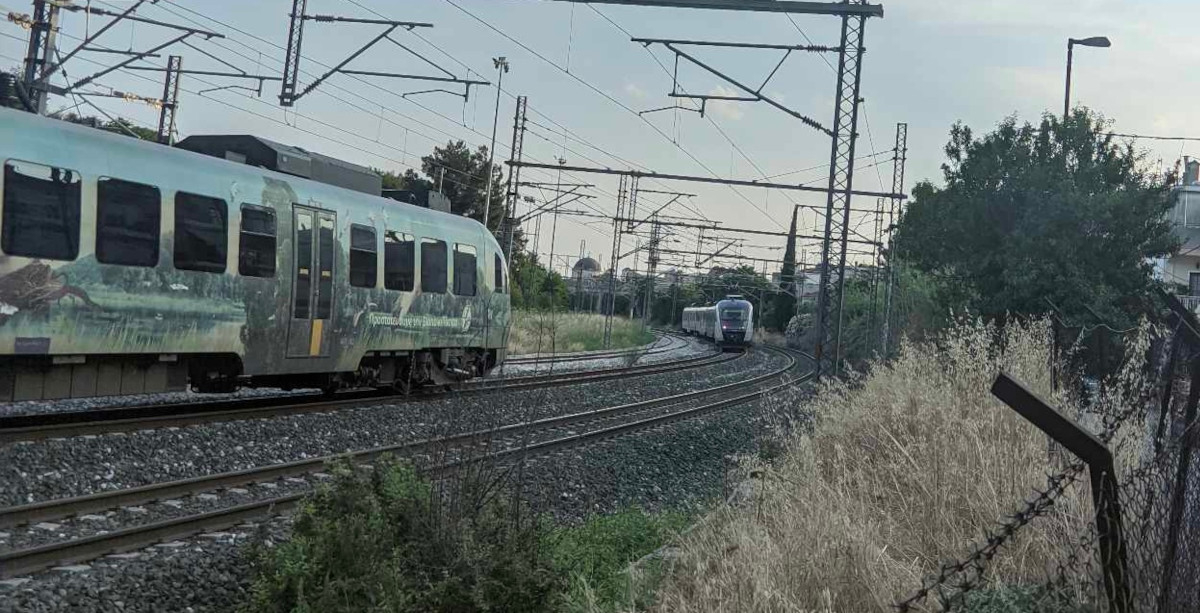 Παραλίγο νέα «Τέμπη» στη Λάρισα: Δύο τρένα στην ίδια γραμμή - Σταμάτησαν την τελευταία στιγμή