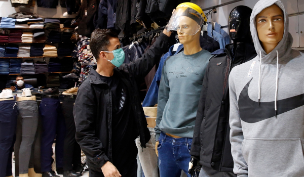 Κορονοϊός: Τέλος η χρήση μάσκας σε κλειστούς χώρους στην Ισπανία