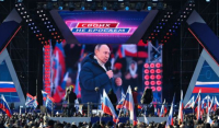 Αποθέωση Πούτιν στο κατάμεστο στάδιο Λουζνίκι - Πάρτι για την «επανένωση» της Κριμαίας