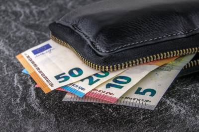 Επίδομα 800 ευρώ: Τα νέα για την πληρωμή σε ελεύθερους επαγγελματίες, ατομικές