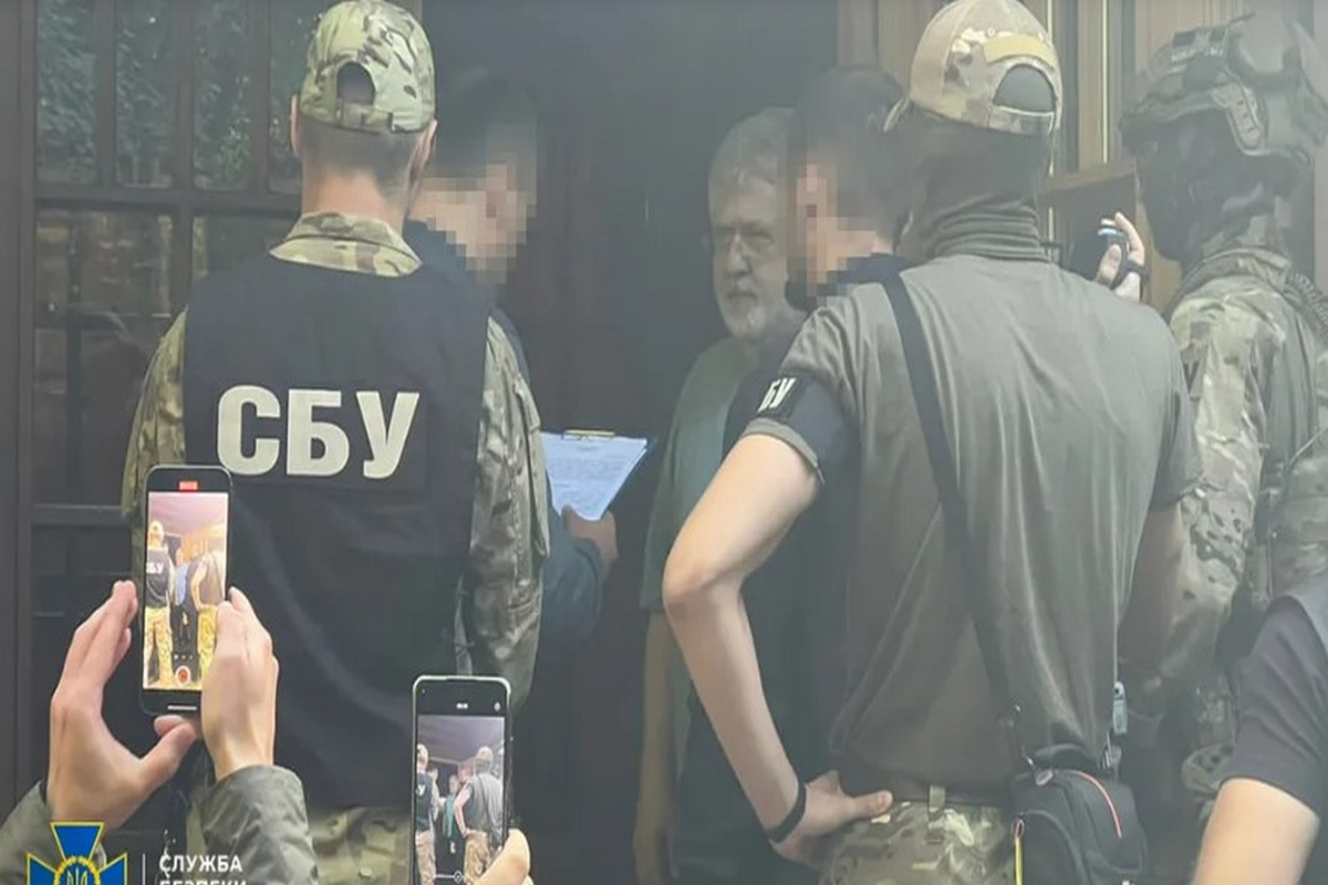 Κύμα διαφθοράς στην Ουκρανία: Χειροπέδες σε ολιγάρχη - χρηματοδότη του Ζελένσκι