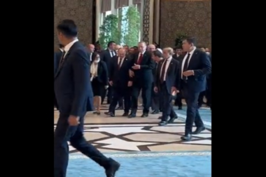 Πούτιν - Ερντογάν αγκαζέ στη Σύνοδο της Σανγκάης (βίντεο)