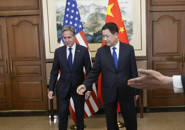 Οι ΗΠΑ απειλούν με κυρώσεις την Κίνα «εάν δεν σταματήσει τη βοήθεια στη Ρωσία»