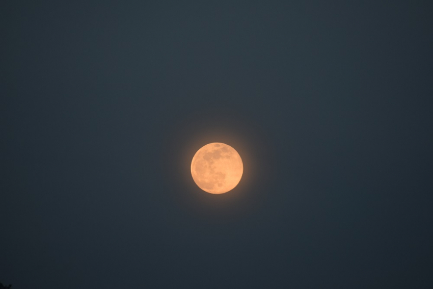 Πανσέληνος: Σήμερα το «Ροζ Φεγγάρι» προσφέρει μαγικές εικόνες