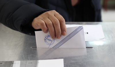 Τρεις νέες δημοσκοπήσεις: Τι δείχνουν για την κυβέρνηση, τον ΣΥΡΙΖΑ και το ΠΑΣΟΚ