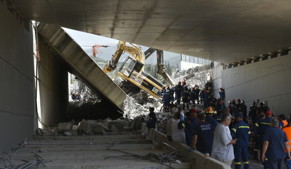 Κατάρρευση γέφυρας στην Πάτρα: Τραγωδία με έναν νεκρό - Έρευνα για τα μέτρα ασφαλείας