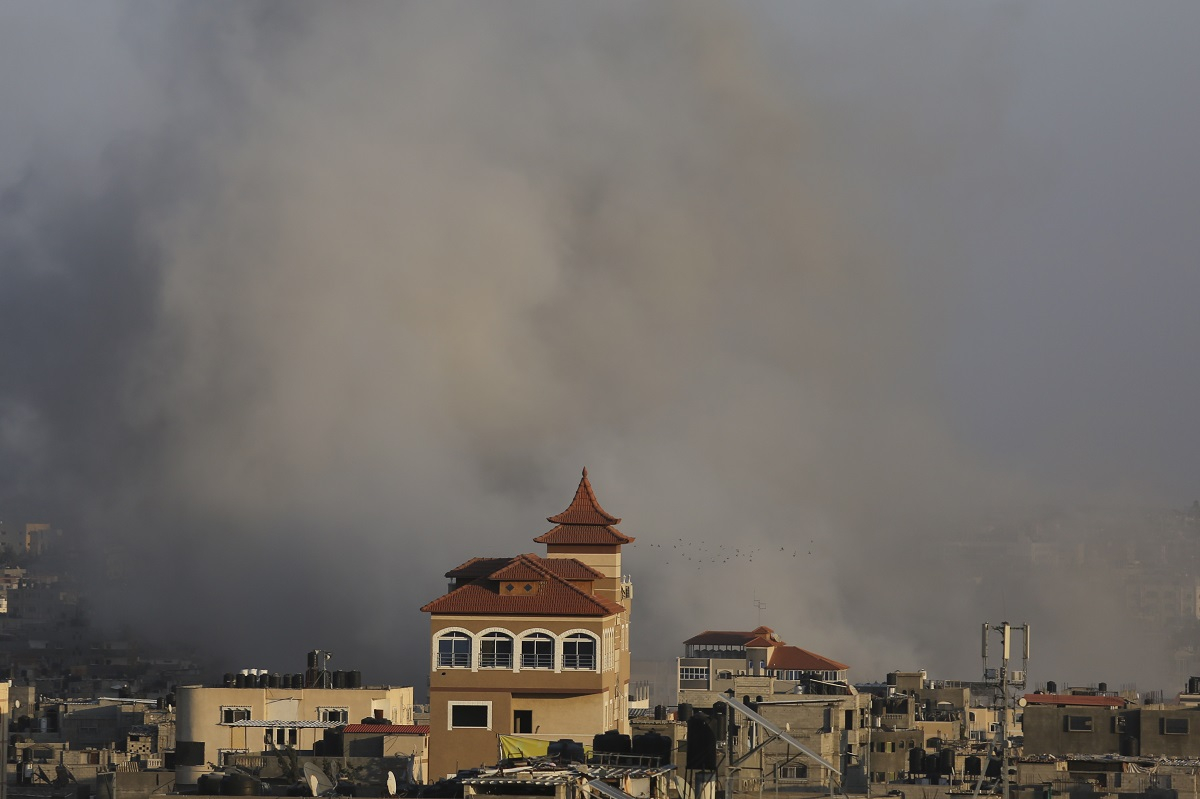 Ισραηλινές αεροπορικές επιδρομές στη Ράφα - Τουλάχιστον 71 νεκροί
