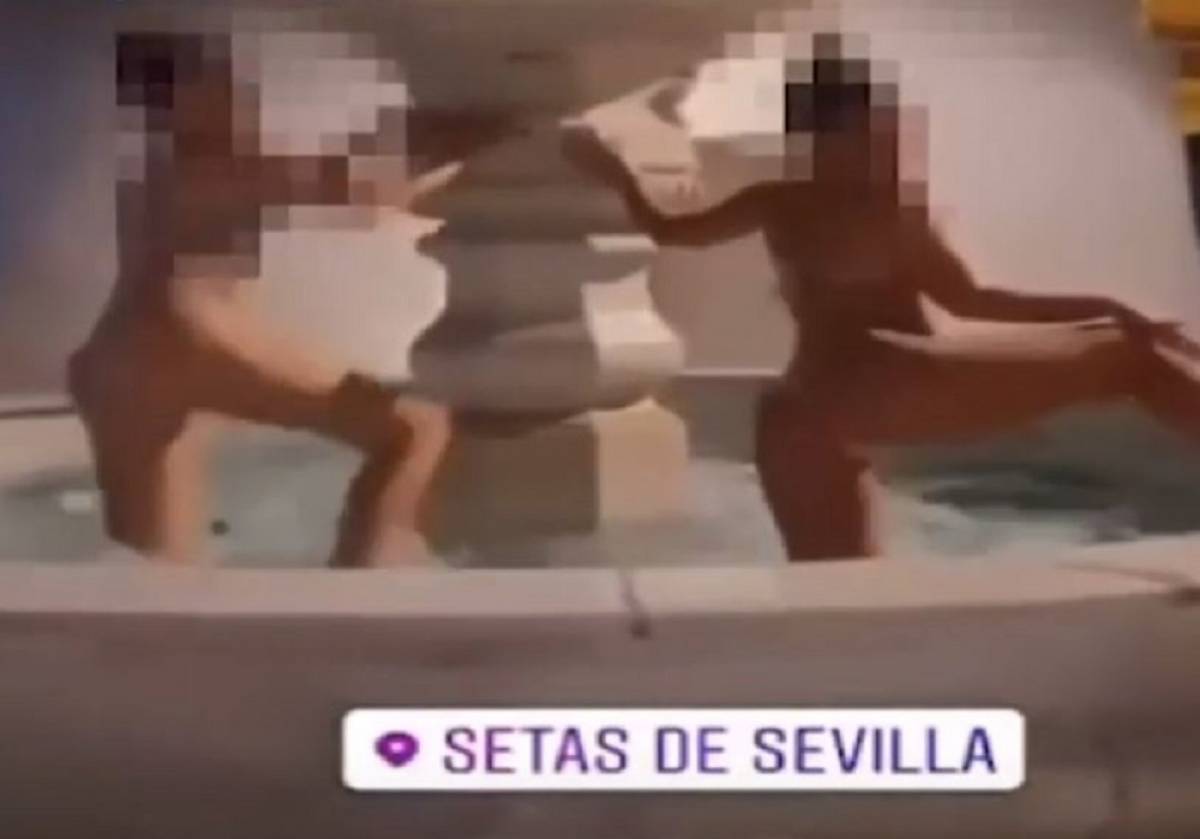 Έφαγαν πρόστιμο επειδή έκαναν twerking μέσα στο σιντριβάνι της Σεβίλλης (Βίντεο)