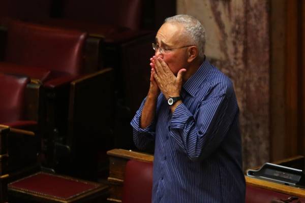Ζουράρις: Δεν θα ψηφίσω ενδεχόμενη πρόταση μομφής