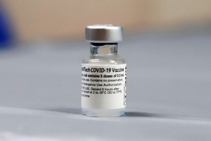 Κομισιόν: Έκλεισε συμφωνία με την Pfizer για 1,8 δισ. δόσεις εμβολίων