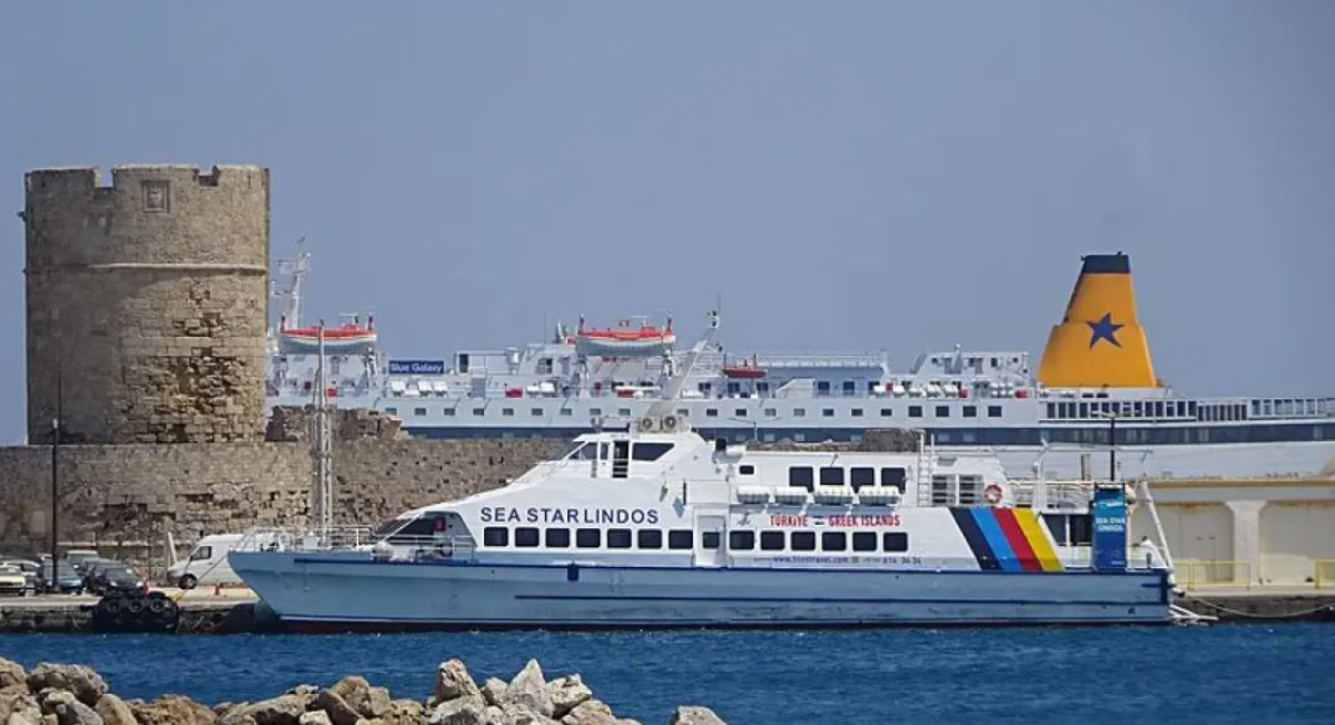 Ρόδος: Πρόσκρουση του «Sea Star Lindos» στο λιμάνι κατά τη διαδικασία κατάπλου