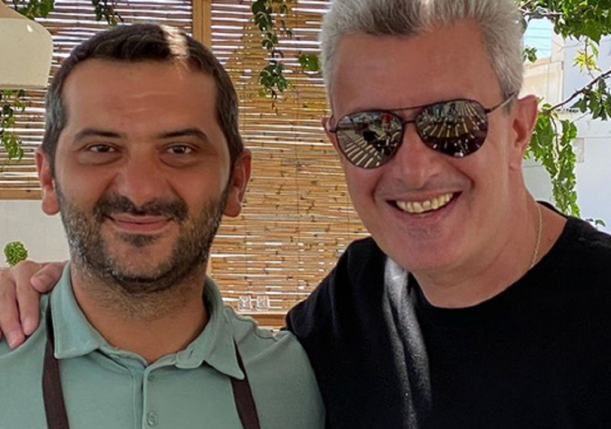 Νίκος Χατζηνικολάου: Έφαγε στο εστιατόριο του θείου Λεό στην Αντίπαρο