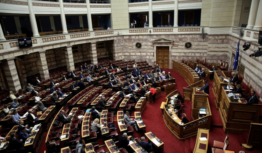 Κατατέθηκε η τροπολογία του ΣΥΡΙΖΑ για εκκλησίες και τεστ
