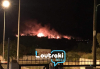 Φωτιά τώρα στο Λουτράκι - Καίγονται σπίτια, εκκενώνονται οικισμοί (Βίντεο)