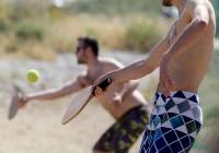 Παραλίες: Νέοι κανόνες για κορονοϊό - Τι ισχύει για τις ρακέτες