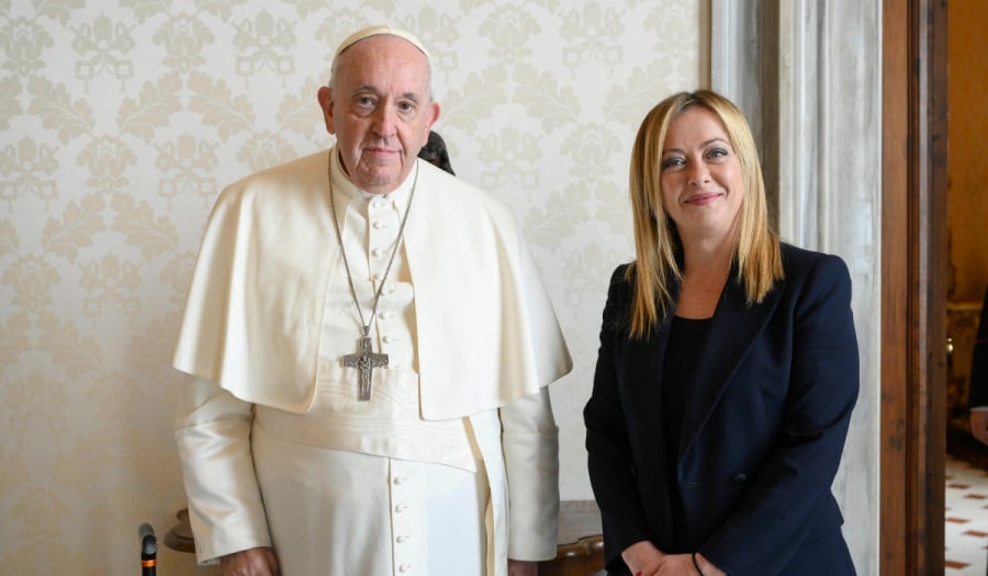 Μελόνι: Στο Βατικανό με την οικογένειά της - Συνάντησε τον πάπα Φραγκίσκο