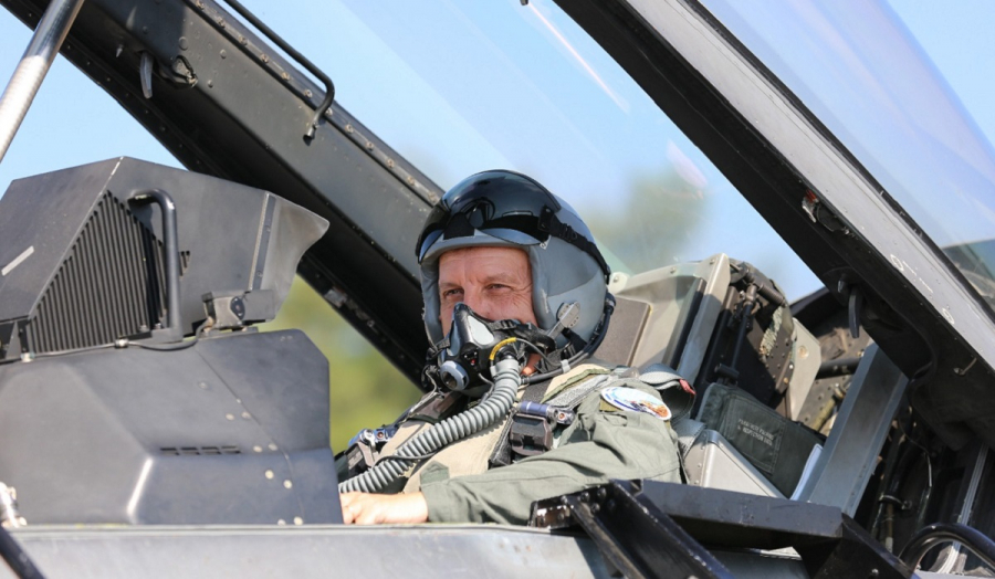 Ο Αρχηγός ΓΕΕΘΑ σε πτήση στο Αιγαίο με F-16