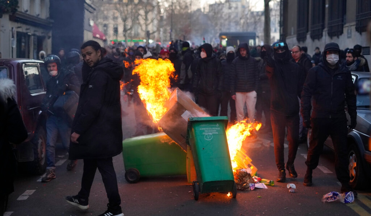 Η Γαλλία «βράζει»: Διαδηλώσεις σε 200 πόλεις για το συνταξιοδοτικό