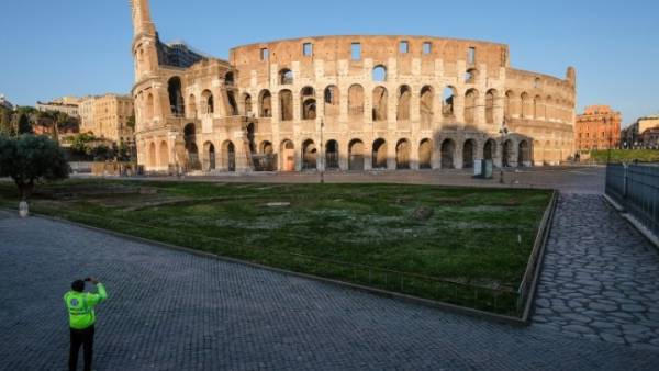 Η Ιταλία χαλαρώνει τα μέτρα, υπό τον φόβο αναζωπύρωσης του κορονοϊού