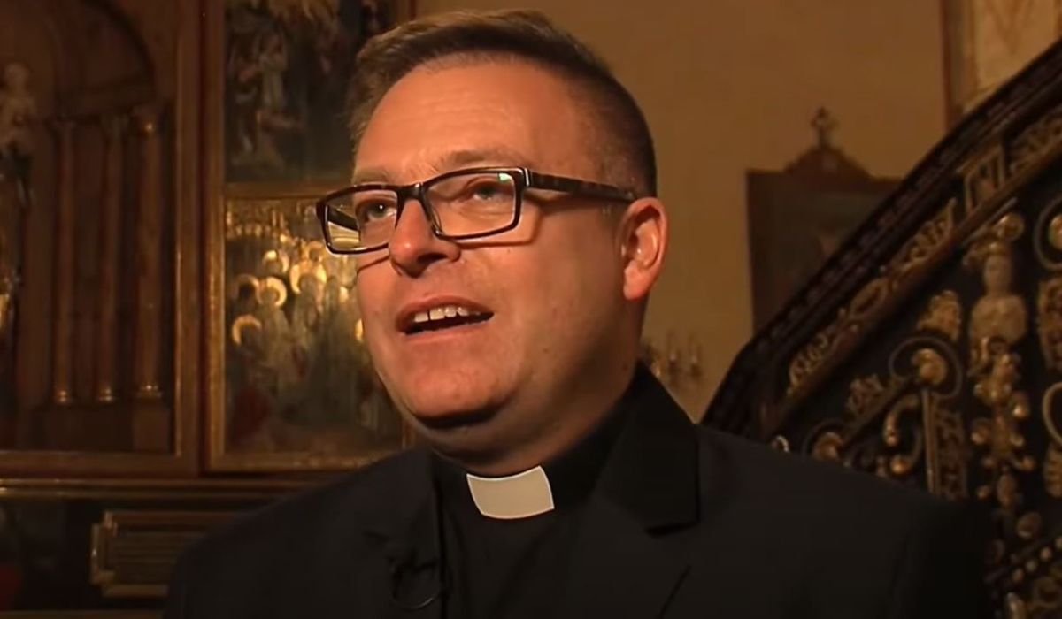 Πολωνία: Ιερέας έστησε όργιο και καλείται να αποζημιώσει άνδρα που κατέρρευσε από υπερβολική δόση βιάγκρα