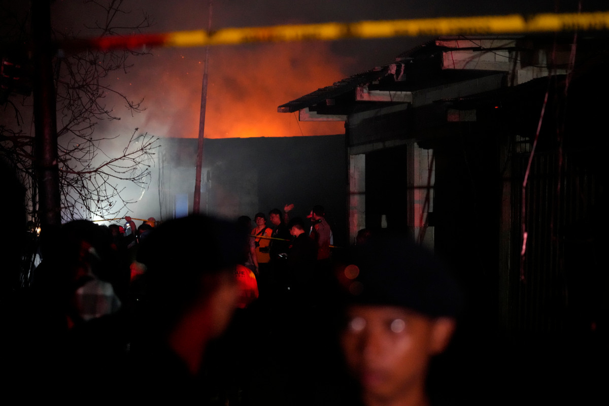 Ινδονησία: 16 νεκροί από φωτιά σε σταθμό αποθήκευσης καυσίμων
