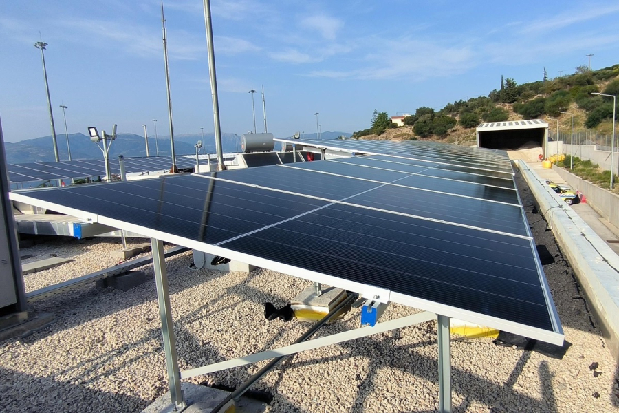 Σύντομα το μεγαλύτερο πρόγραμμα φωτοβολταϊκών πάρκων σε αυτοκινητόδρομο στην Ελλάδα