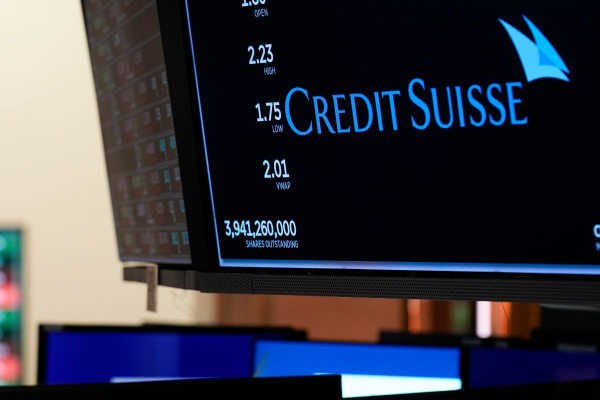 Ο «εφιάλτης» της Credit Suisse τρομοκρατεί τις αγορές - «Σωσίβιο» 50 δισ. από την κεντρική τράπεζα της Ελβετίας