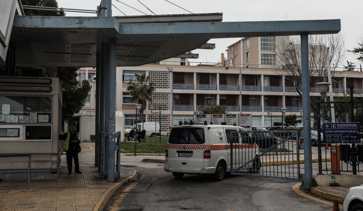 Νοσοκομείο Γεννηματάς: Άνδρας εισέβαλε σε γραφείο ιατρών με μαχαίρι και μπιτόνι βενζίνης