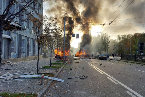 Μπαράζ εκρήξεων στο Κίεβο: Αναφορές για drones καμικάζι - Στα καταφύγια οι πολίτες