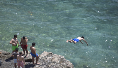 Κρήτη: Βελτιώνεται η κατάσταση της υγείας του 16χρονου που τραυματίστηκε από βουτιά στα Φαλάσαρνα