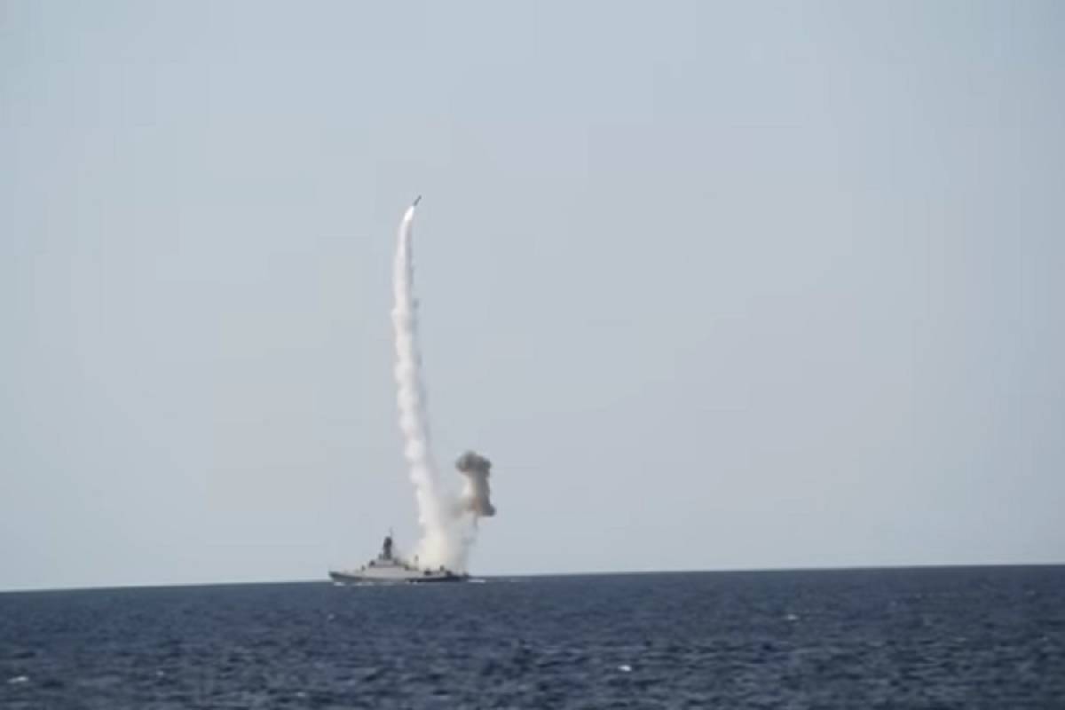 Ποιος είναι ο μυστηριώδης πύραυλος «Kalibr» που εκτόξευσε με επιτυχία η Ρωσία