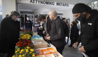 Θεσσαλονίκη: Αστυνομικοί μοίρασαν σπόρους για την καλλιέργεια λαχανικών, φρούτων και λουλουδιών