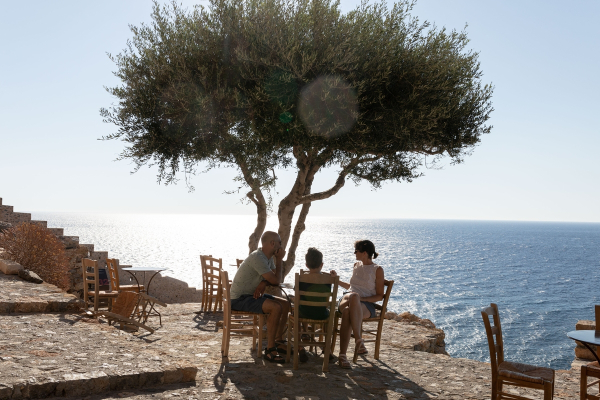 Απαγορευμένες και φέτος οι διακοπές για τους Έλληνες: Λιγότερες μέρες - Τα πρώτα στοιχεία