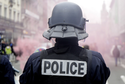 Γαλλία: Για ανθρωποκτονία από πρόθεση διώκεται αστυνομικός που πυροβόλησε 19χρονο κατά τη διάρκεια ελέγχου
